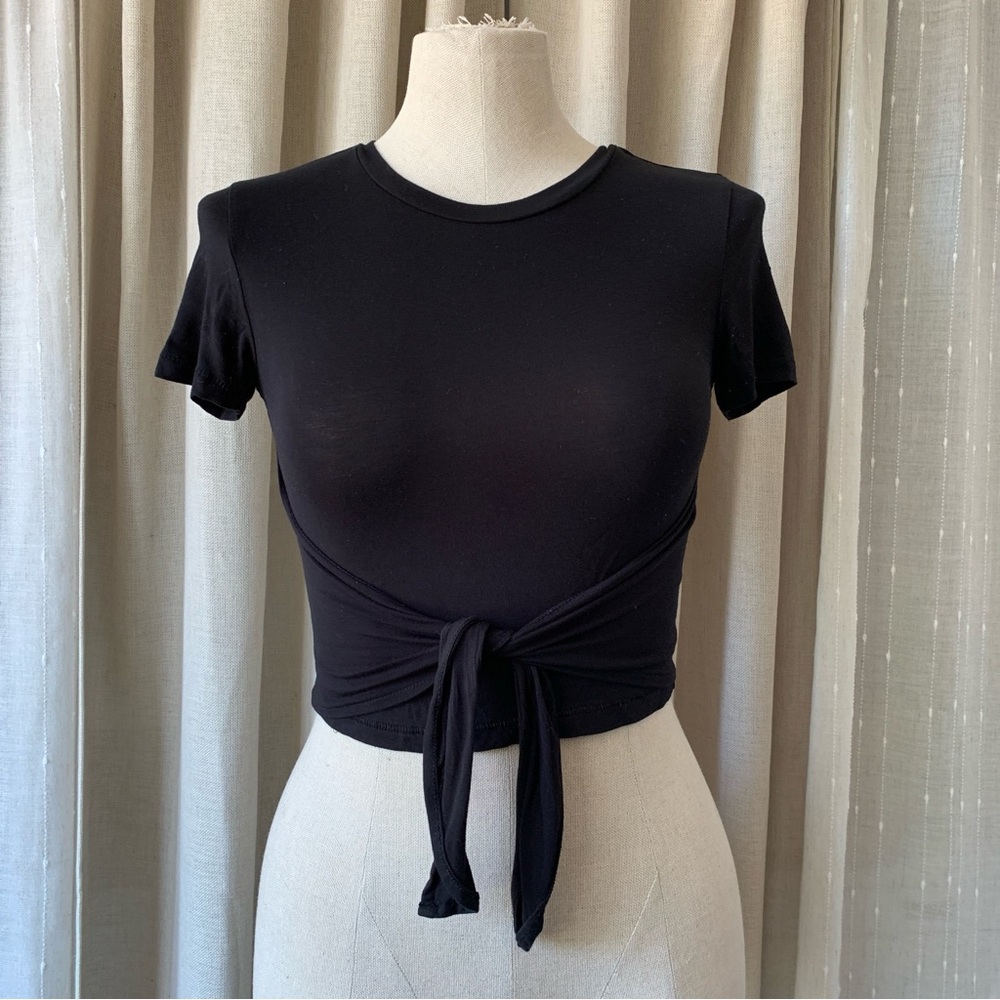 WILFRED BLACK CROP TIE UP SIMPLE T-SHIRT XS